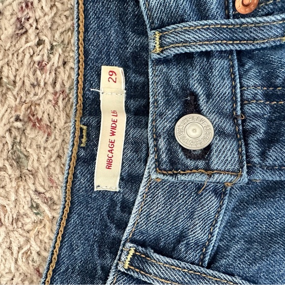 Levi’s Ribcage Wide Leg - Picture 2 of 4